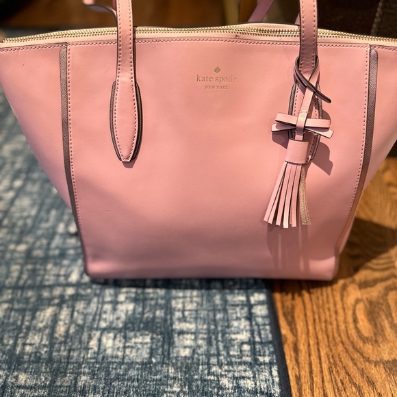 Like NEW Kate Spade tote beautiful pink leather zip tote - Picture 6 of 11